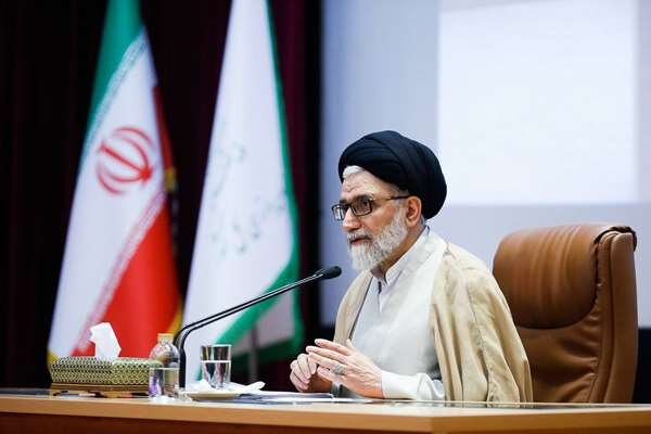 دشمن قصد دارد به طور مستقیم در انتخابات تاثیر بگذارد