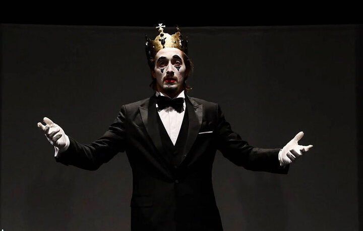 پاسخهای دبیر جشنواره تئاتر فجر درباره لغو اجرای ۲ نمایش