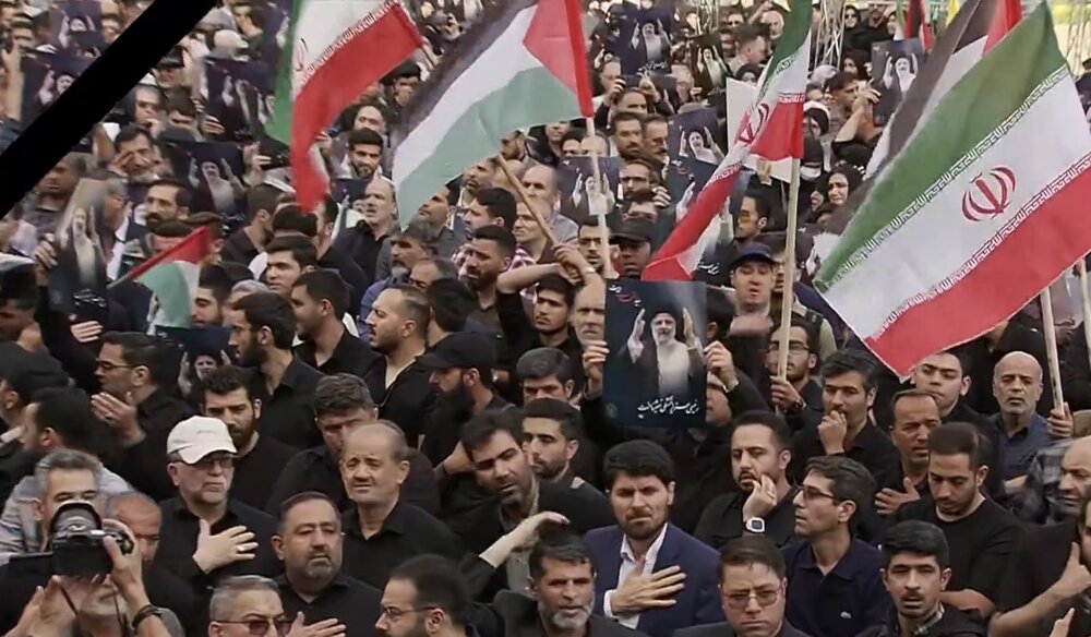 ازدحام مردم در میدان ولیعصر + ویدیو