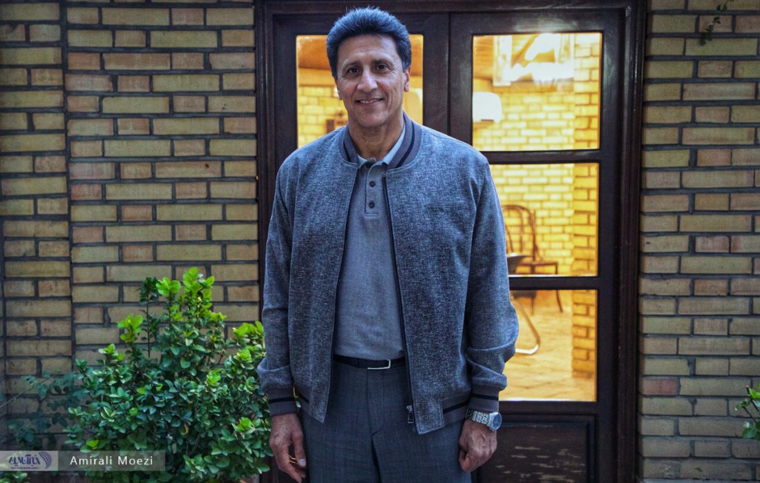 استقلال آرام باشد قهرمان می‌شود