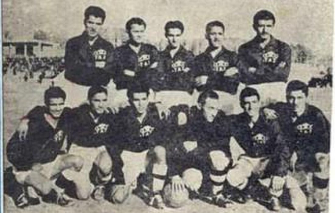 عکس| استقلال در این روز از تاریخ قرمز پوش شد