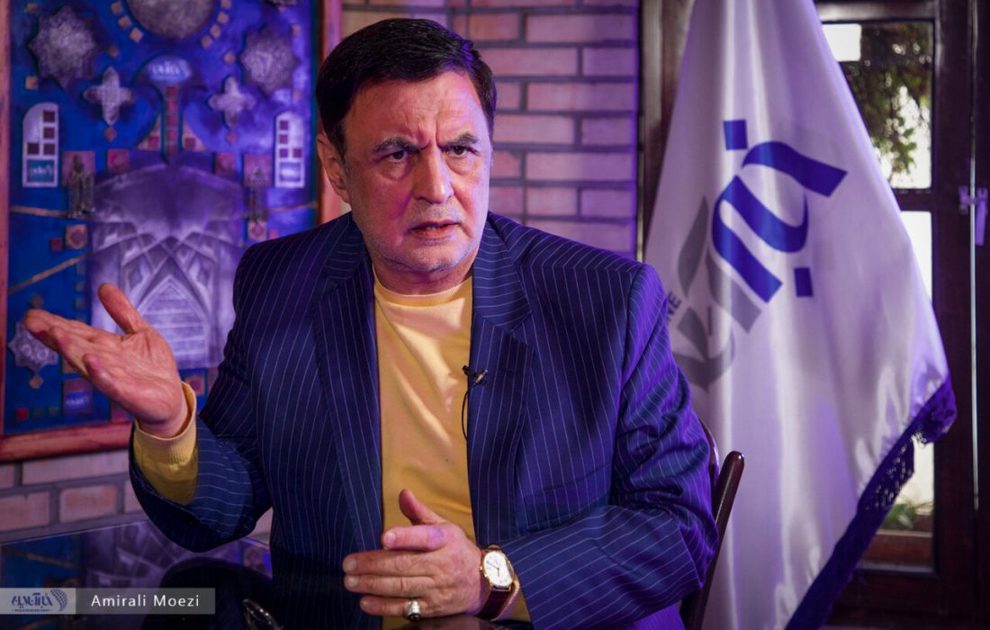 ایمانی: خواب استعفای پزشکیان قابل تعبیر نیست/ چرا مخالفت ها با دولت را دیو و دلبری می کنیم؟/ باندهای قدرت و ثروت در دولت نفوذ دارند