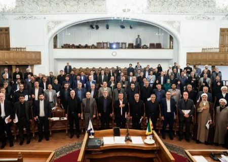 مسیر قالیباف و یارانش از پایداریچی ها جدا می شود؟/ سایه انشعاب بر سر «فراکسیون انقلاب اسلامی»