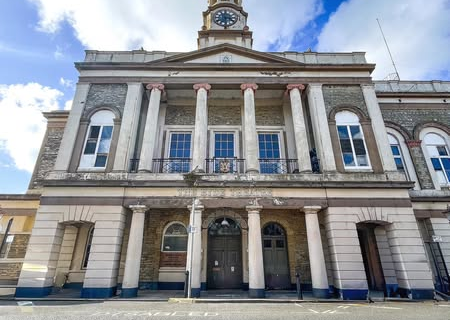 تئاتر متروکه انگلستان: از شکوه تا ویرانی