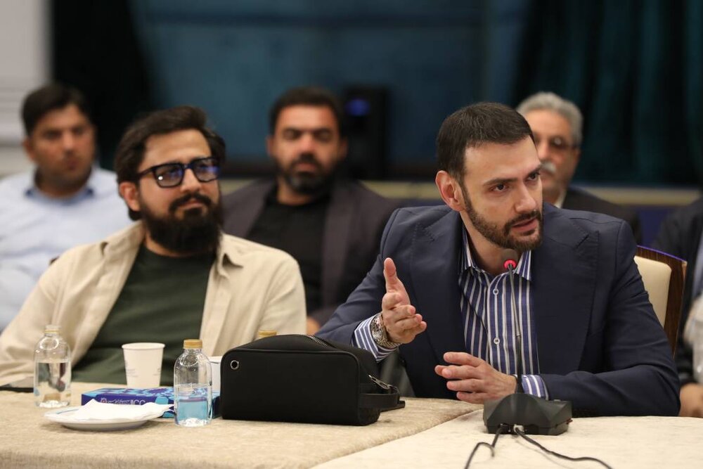 با تلویزیون همکاری می‌کنم اگر نقش‌هایی را بازی کنم که مردمم دوست دارند