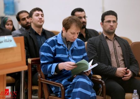 بابک زنجانیِ امروز و «ب.ز» سابق؛ مفسد اقتصادی یا منجی اقتصادی؟/ فردی که می خواهد خود را از ضدقهرمان به «قهرمان» تبدیل کند