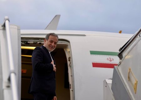 عراقچی عازم تهران شد