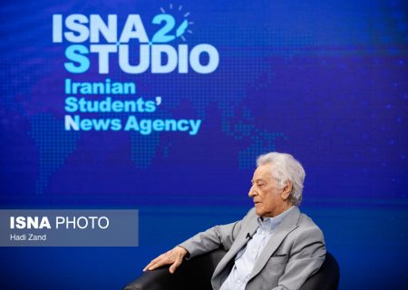 فقط ۳ سال از رادیو کوچکتر است!/ در نوجوانی سلبریتی شد