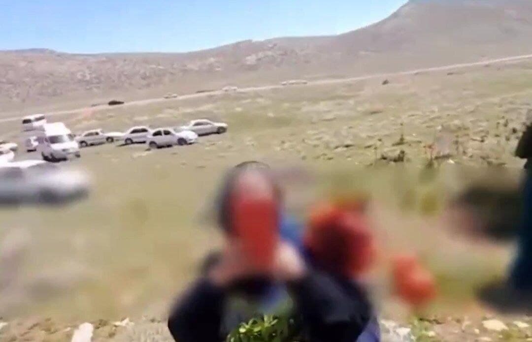 کندن لاله واژگون در ترکیه تا ۱۵۰۰۰ دلار جریمه دارد/ در ایران سازمانی ۹۰ هکتار مراتع میانکاله را برای ساخت پتروشیمی واگذار میکند