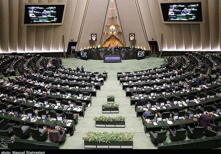 مقابله ساعتی مجلس علیه اقتصاد