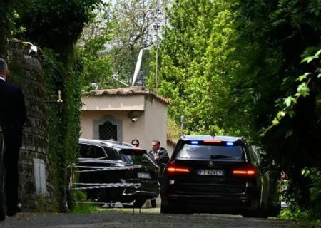 ایرانیان حول محور خط قرمز خود متحد شده‌اند