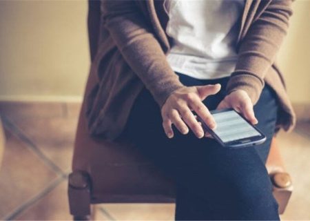 بی‌اطلاعی دولت از منبع ارسال پیامک‌های حجاب؛ «مگر می‌شود شما ندانید؟»/ «اول بگویید بی‌حجابی جرم نیست بعد باحجاب‌ها را تشویق کنید»