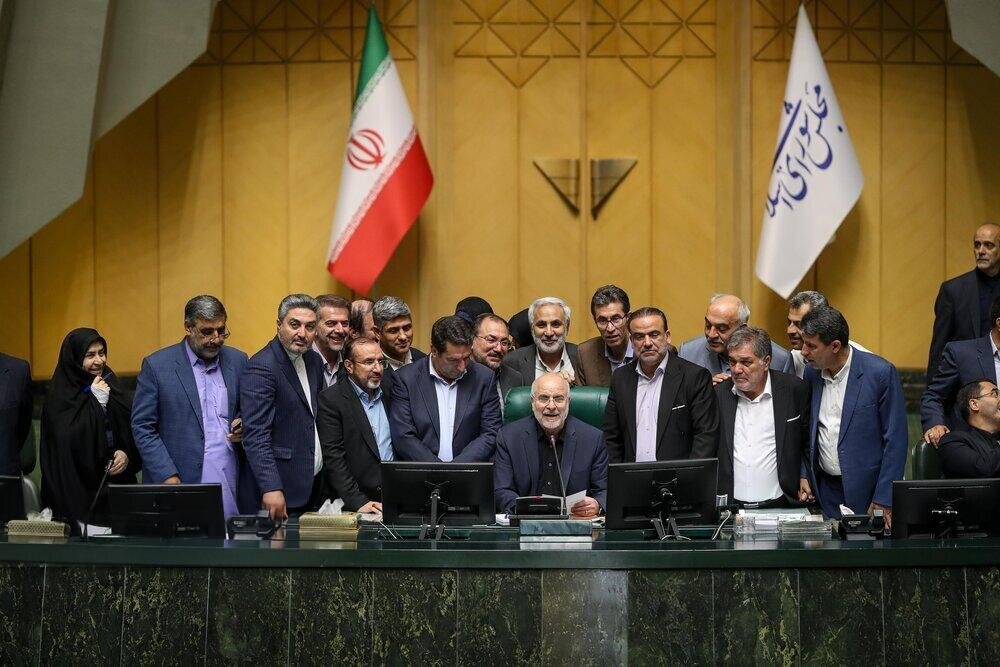 جای خالی فراکسیون مستقلین در هیأت رئیسه مجلس/ پای امتیاز ویژه ای در میان است؟