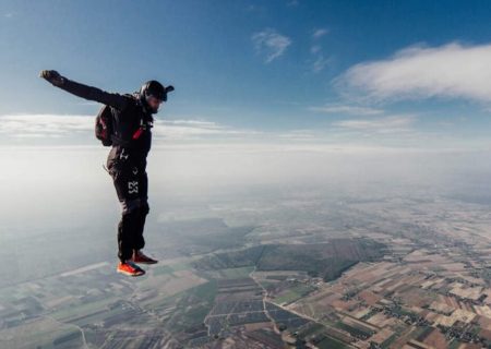 سالم ماندن یک گوشی که از ارتفاع ۴هزار متری سقوط کرده بود/ عکس