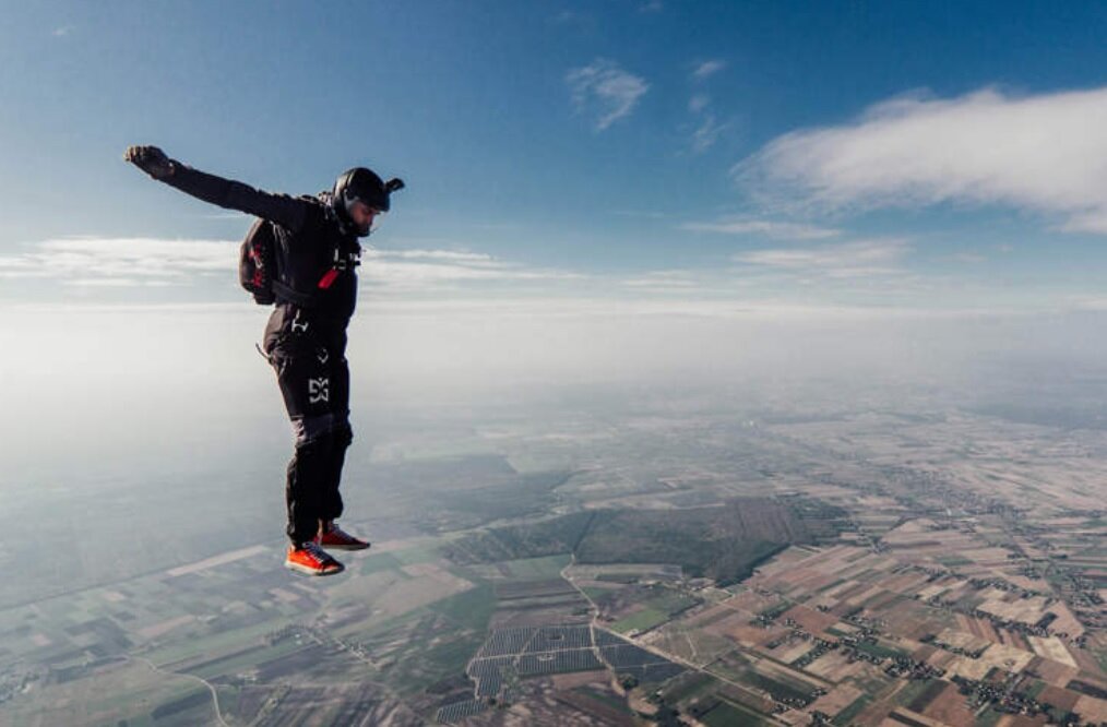 سالم ماندن یک گوشی که از ارتفاع ۴هزار متری سقوط کرده بود/ عکس