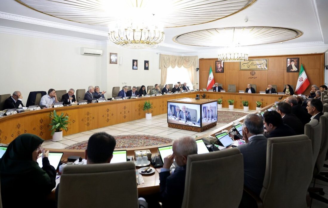 سلیمی نمین: ترمیم کابینهِ پزشکیان، عقلانی نیست/ وزیر بد داشتن بهتر از نداشتن وزیر است