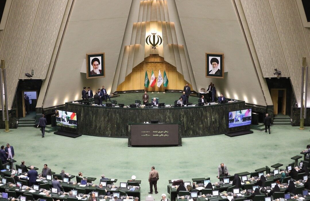 نبرد جدید یاران قالیباف با پایداری ها در مجلس/ پشت پرده برگزار نشدن انتخابات هیأت رئیسه دائم فراکسیون انقلاب اسلامی