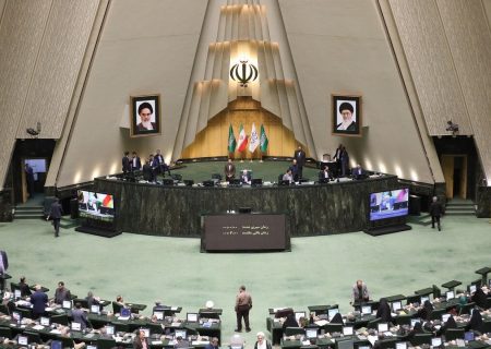 نبرد جدید یاران قالیباف با پایداری ها در مجلس/ پشت پرده برگزار نشدن انتخابات هیأت رئیسه دائم فراکسیون انقلاب اسلامی