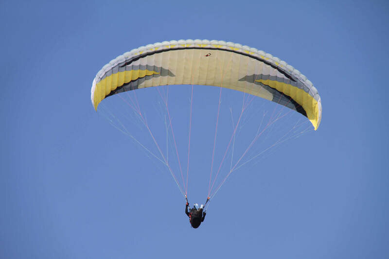 چترباز چینی در هوا یخ زد؛ رکورد عجیب او ثبت نمیشود!/ عکس