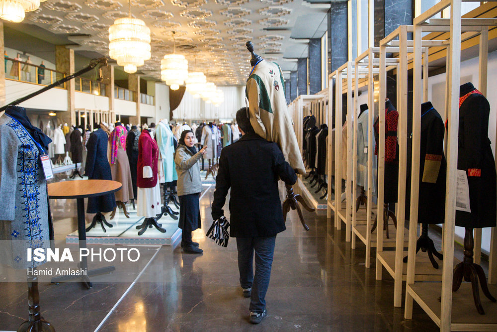 بازگشت جشنواره مد و لباس فجر به ۱۲ سال قبل/ برگزاری دوره سیزدهم در خرداد ماه هیچ منطقی ندارد