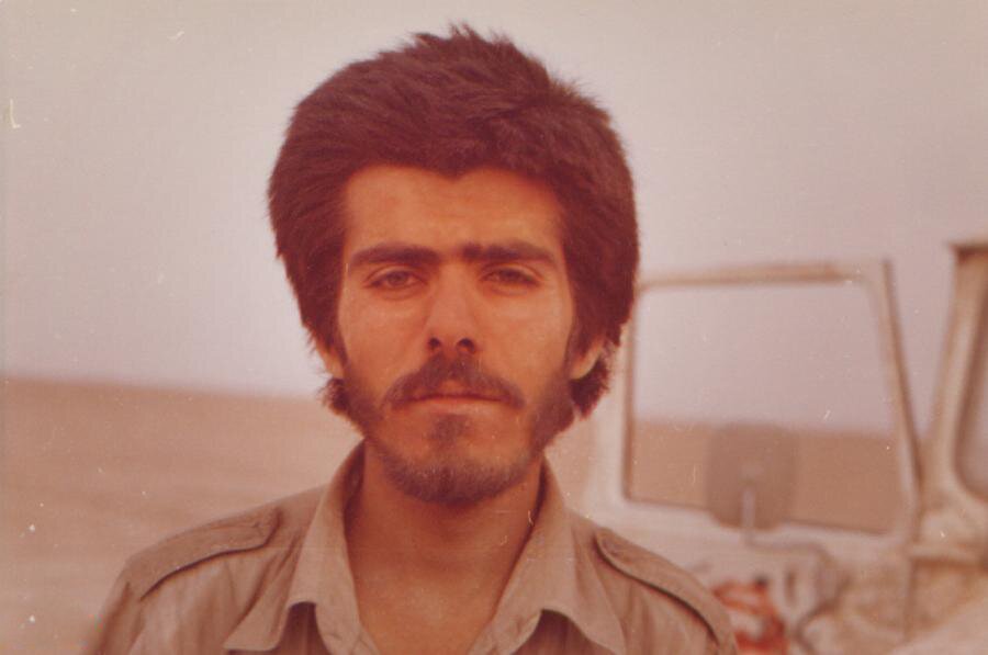 تصویری از شهید فریدون عباسی در لباس شهادت