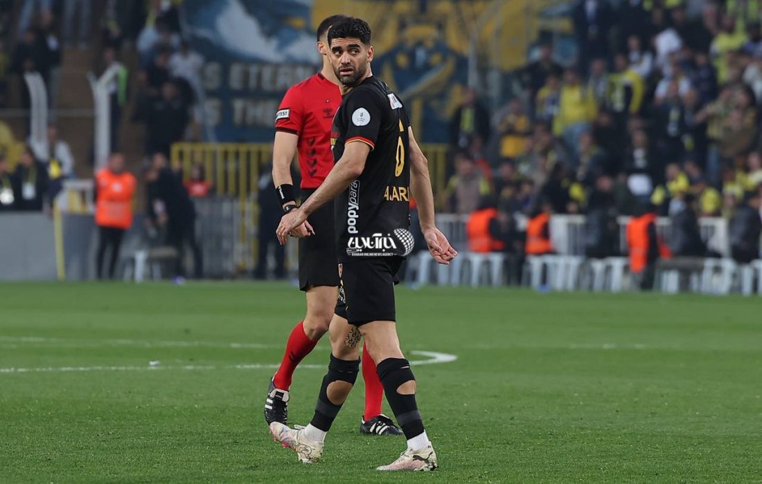 دو شرط مهم استقلال برای علی کریمی؛ هافبک کایسری سنگ بزرگ را می زند؟