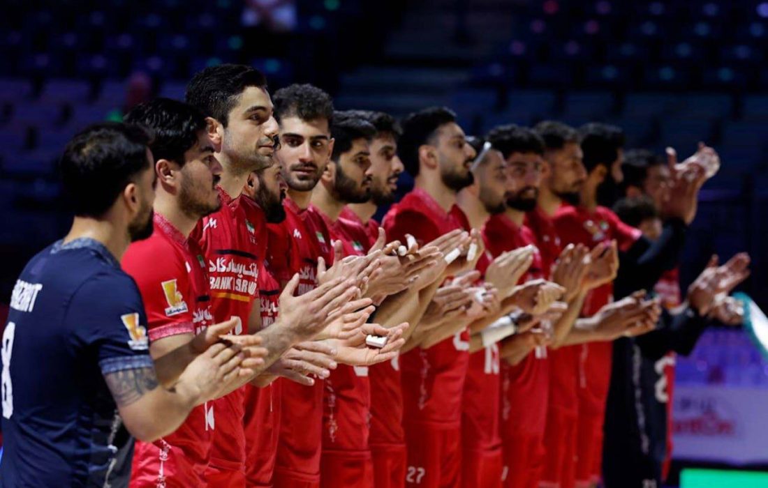 عکس | بوسه خاص پیاتزا بر دست ستاره جوان تیم ملی