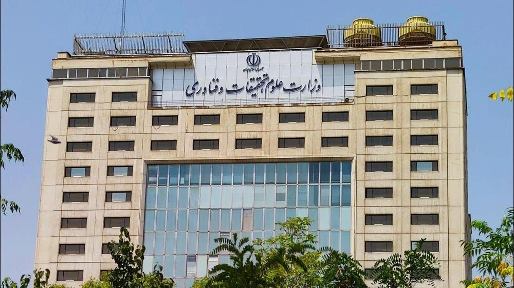 هنوز مدیران دولت قبل رئیس دانشگاه‌ها هستند؛ تعلل وزارت علوم موجب سرخوردگی دانشگاه شده/ حداقل سرپرست نزدیک به دولت خودتان انتخاب کنید