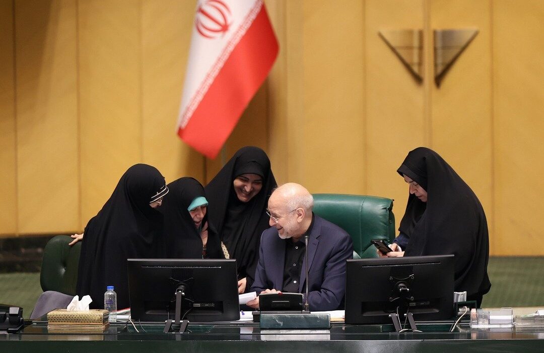 پشت پرده عدم حضور فعال نمایندگان زن مجلس در انتخابات هیات رئیسه مجلس به روایت جلودارزاده/ تن به رقابت نمی دهند زیرا….