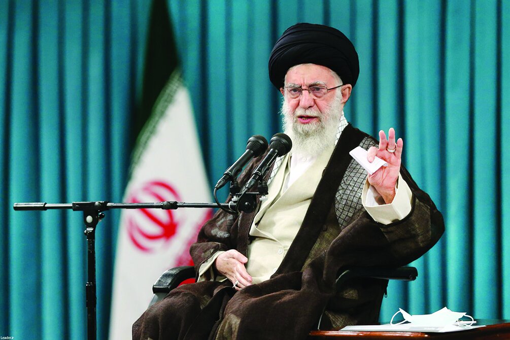 پیام رهبر انقلاب خطاب به مردم ایران: رژیم صهیونی باید منتظر مجازاتی سخت باشد/ رژیم با این جنایت، برای خود سرنوشت تلخ و دردناکی تدارک دید