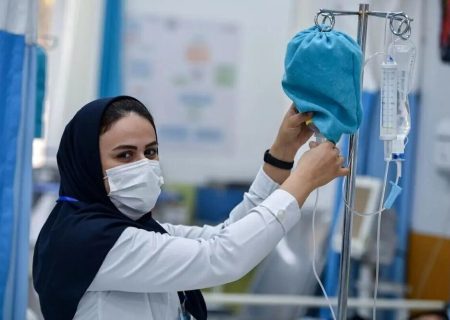 از کرونا تا جنگ؛ پرستاران، ستون سلامت جامعه/ از قبول شیفت‌های اضافی تا ایثار در سایه ناملایمات شغلی