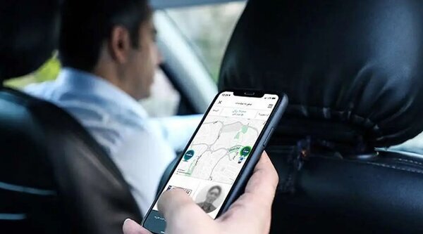 تخلف رانندگان یک تاکسی اینترنتی/ «هزینه کولر را می‌گیرند اما روشن نمی‌کنند»