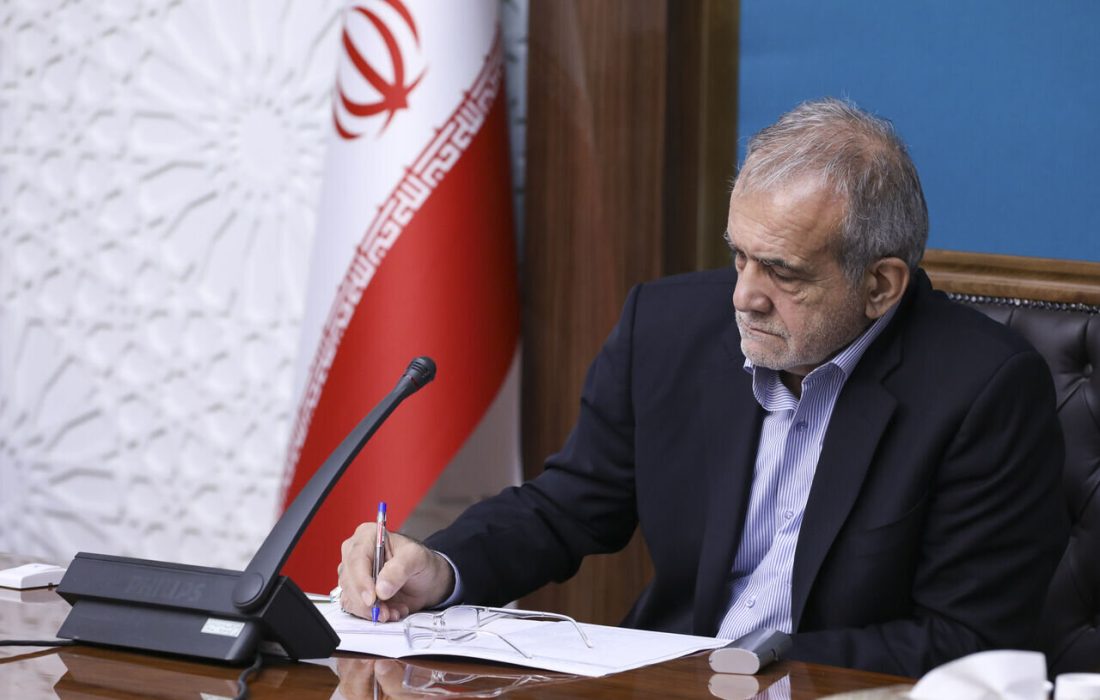 دو راه پیش روی پزشکیان: وفاق با فیلترکنندگان و یا دستور لغو فیلترینگ/ آیا پزشکیان هم در آخر دولتش می گوید: نگذاشتند؟