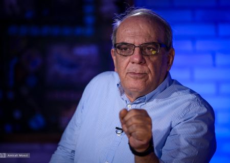 عباس عبدی: پیشنهاد اصلی اصلاحات، متوجه حکومت است، نه مردم/ فیلترینگ نتیجه عبور از مردم است/ شرایط بدتر هم خواهد شد اگر …