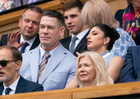 عکس| ساعت خاص رولکس در دستان جان سینا در کنار همسر ایرانی‌اش