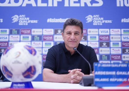 عکس | قلعه‌نویی در کنار گزینه نیمکت پرسپولیس