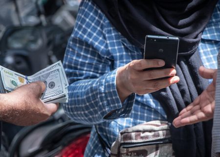 قیمت جدید دلار، یورو و سایر ارزها امروز ۲ مردادماه ۱۴۰۴/ دلار یک کانال سقوط کرد