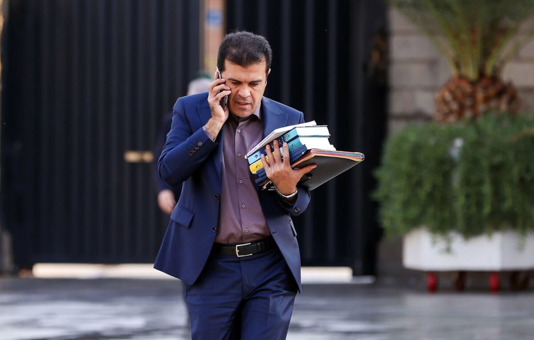 نقش تلفنهای همراه محافظان و خانوادهها در ترور فرماندهان نظامی/ معاون رئیس جمهوری: حتی ماشینی که با آن رفت وآمد میکنند، ممکن است دارای GPS باشد