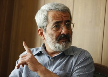 هشدار سلیمی‌نمین به تریبون‌داران؛ هزینه تنبیه دشمن را بالا نبریم/ رسانه ملی مراقب تفرقه‌افکنان باشد/ از راننده تاکسی گرفته تا دانشگاهیان تریبون دارند