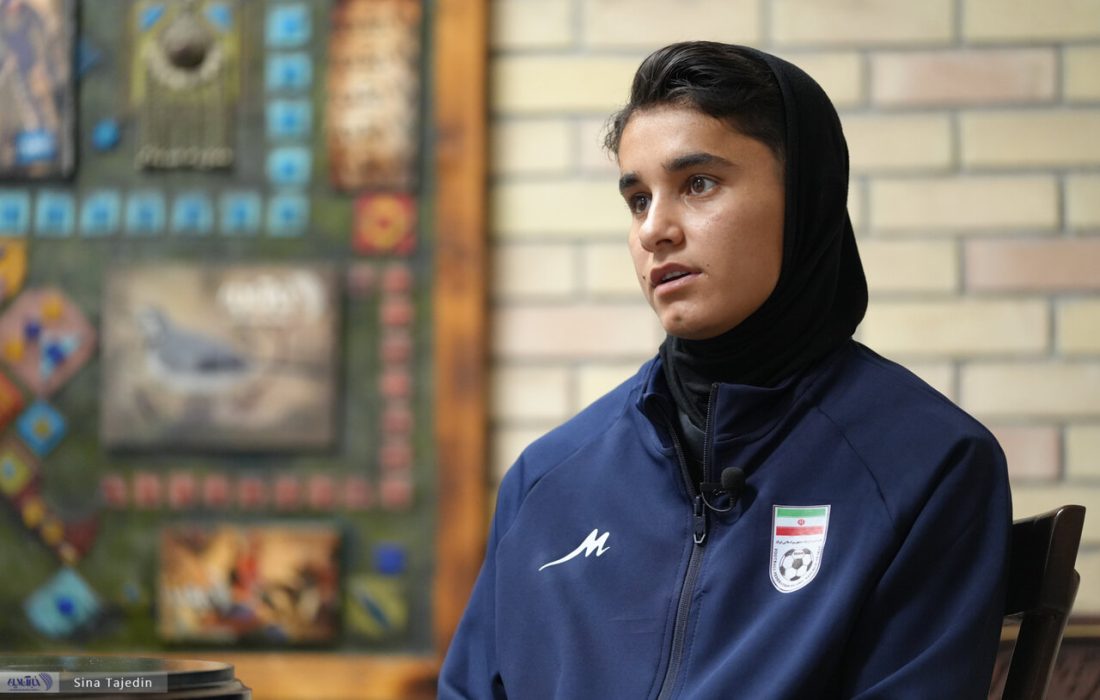 همه دختران آرزوی بازی در ورزشگاه آزادی را دارند/استقلالی هستم ولی اولویتم همیشه خاتون بم است