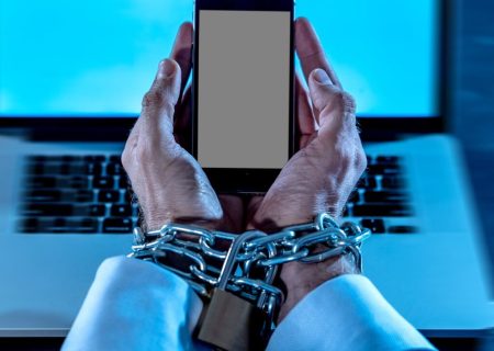 واکنش‌ها به لایحه فضای مجازی؛ خطرناک‌تر از طرح صیانت، بدتر از قانون حجاب/ پزشکیان تصمیم مهم «استرداد لایحه» را می‌گیرد؟