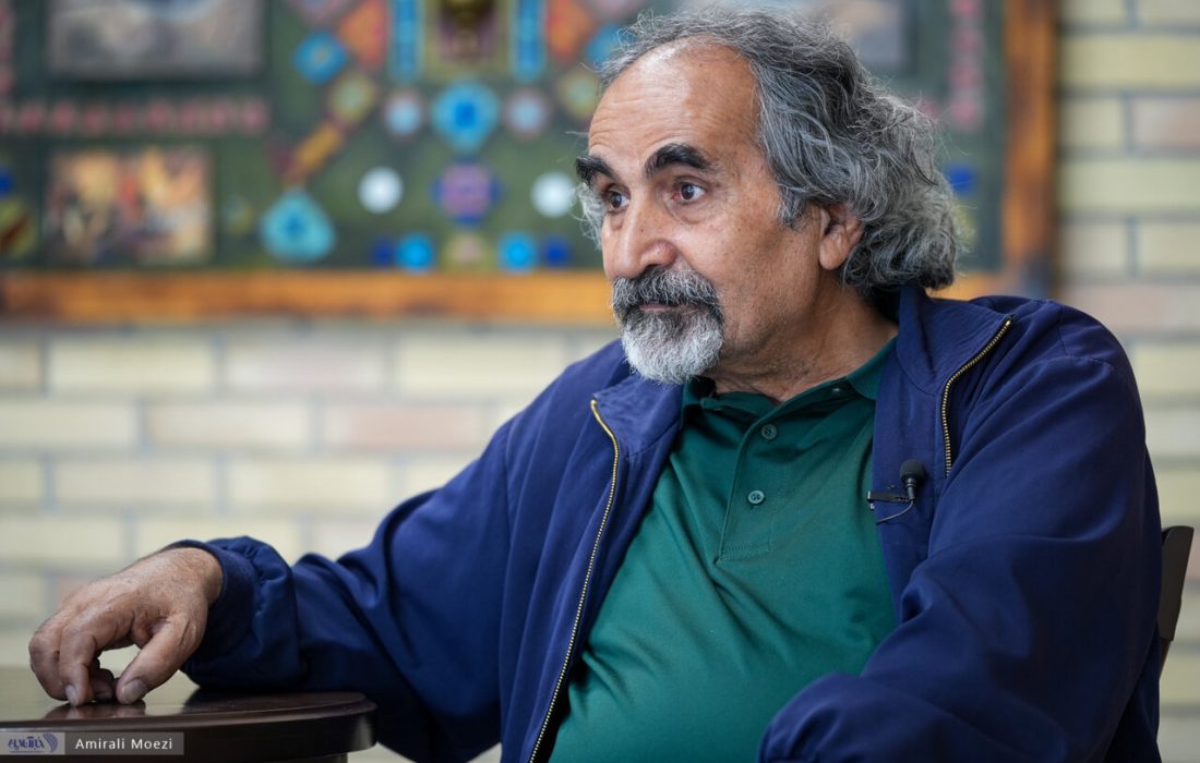 آزاد ارمکی :بخشی از نظام فقط با خودش گفت وگو می کند و کاری به مردم ندارد/ رویکردهای صداوسیما و سیاست های فیلترینگ وچیزهای دیگر باید عوض شود