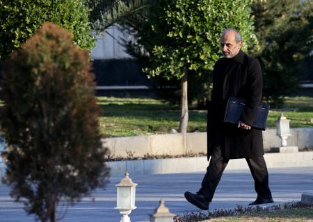 اظهارات ابهام آمیز رئیس سازمان صدا و سیما درباره جلسه وعده صادق ۳/ من ندیدم سردار شهید باقری با کسی مجادله‌ای داشته باشد