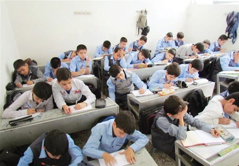 افزایش شهریه مدارس؛ دو نوبته شدن در مدرسههای دولتی/ هیچ مدرسه رایگانی حتی در محرومترین نقاط کشور وجود ندارد/ نمرهفروشی در برخی از مدارس غیرانتفاعی