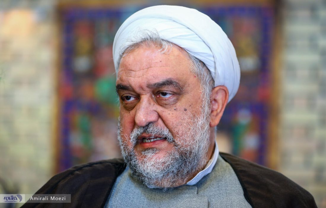 امیریفر: دولت پزشکیان بهتر از دولت قبل عمل کرده، اما پایداریها سنگاندازی میکنند/ تا وقتی که پایداریها در صداوسیما حاکم هستند، امیدی به تغییر نیست