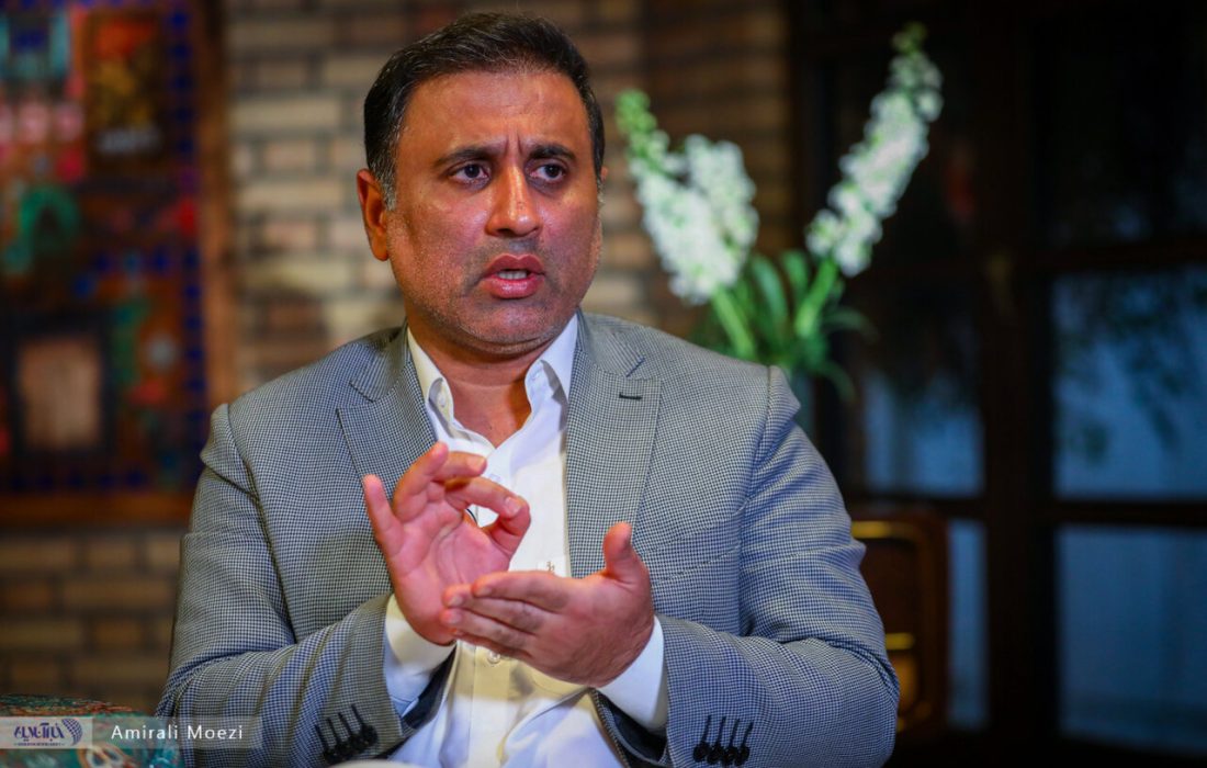 تفاوت مردم و مسئولان حتی در دسترسی به فضای مجازی!/ سعیدی: بسیاری از مسئولین و نمایندگان مجلس بدون فیلترشکن در توئیتر، اینستاگرام و تلگرام فعال هستند