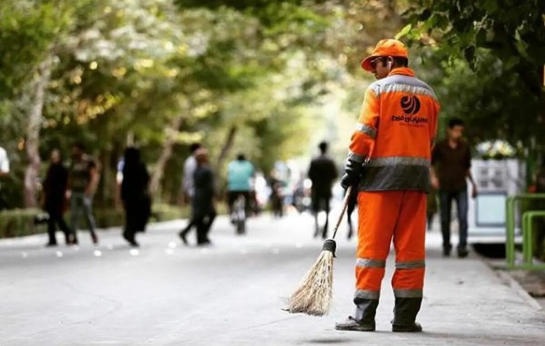 خروج کارگران افغانستانی؛ بحران مدیریت شهری در تهران/ فقط زبالهها روی زمین نماند/ جای نیروهای افغانستانی را چه کسی میگیرد؟