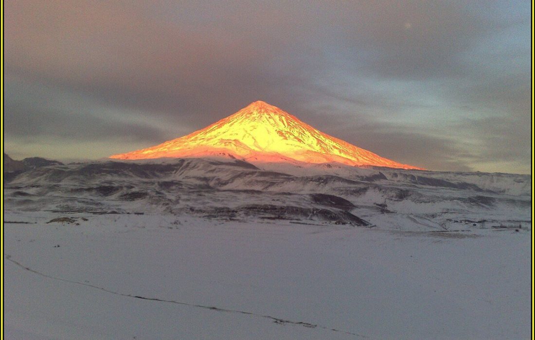دماوند بیدار میشود؟/ لرزهها و گازهای گوگردی قله؛ نشانه فوران یا حیات طبیعی؟/ «لاهار دماوند»، جریانی که روستاها را تهدید میکند