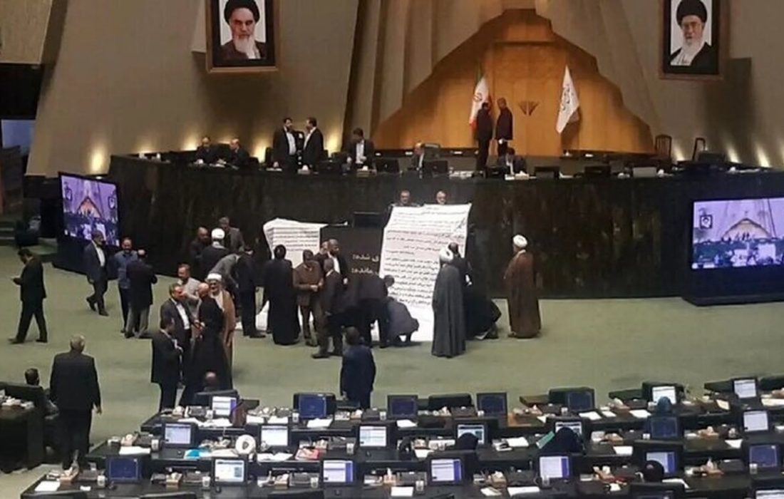 شیوه تندروهای سیاسی در هفته های اخیر چگونه بود؟/ از شهیدِ آبرو خواندن کاظم صدیقی تا تشبیه مخالفان به گوسالهپرست