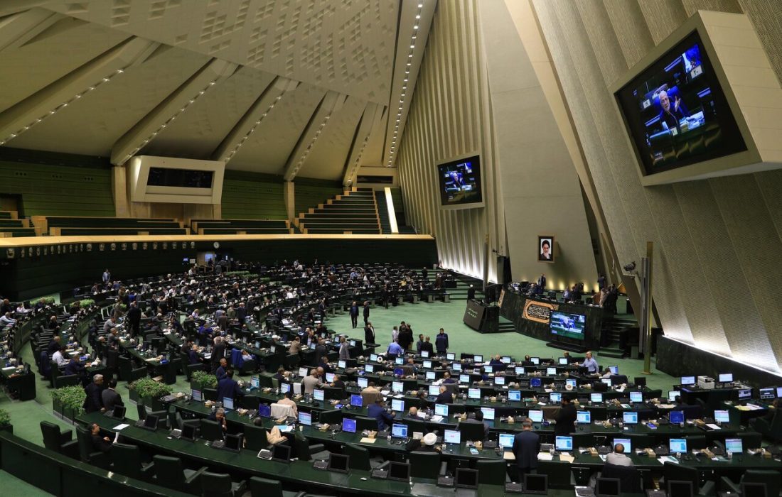 طرح جدید مجلس برای فضای مجازی/ یک نماینده مجلس: آنهایی که با اصحاب قدرت و ارتباطات رابطه دارند، میتوانند فیلترشکن بفروشند/ صاحب قدرت باید نقد شود